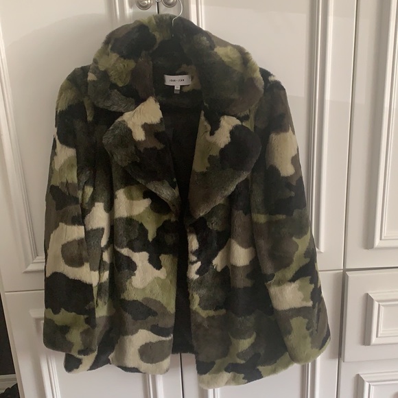 John and Jenn Faux Fur Jacket in Army - Picture 4 of 6